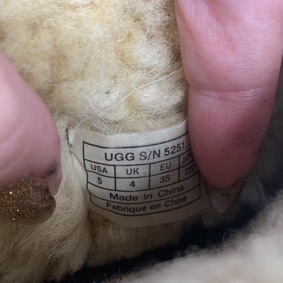 Ugg CLASSIC SHORT boots - Picture 9 of 9